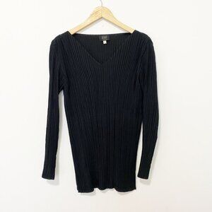 Lezley George Black Pleated V Neck Blouse Size M/L